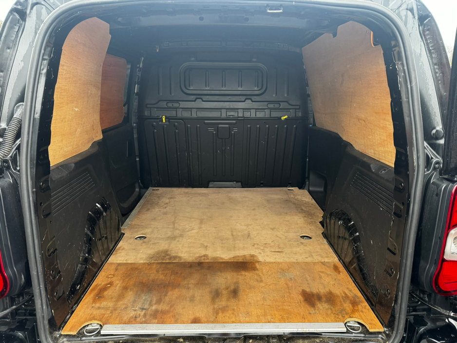 2024 Citroen Berlingo - image 8