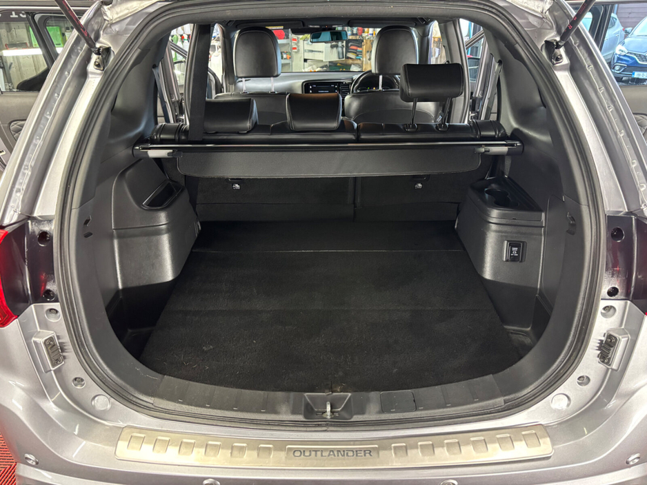 2018 Mitsubishi Outlander - image 11