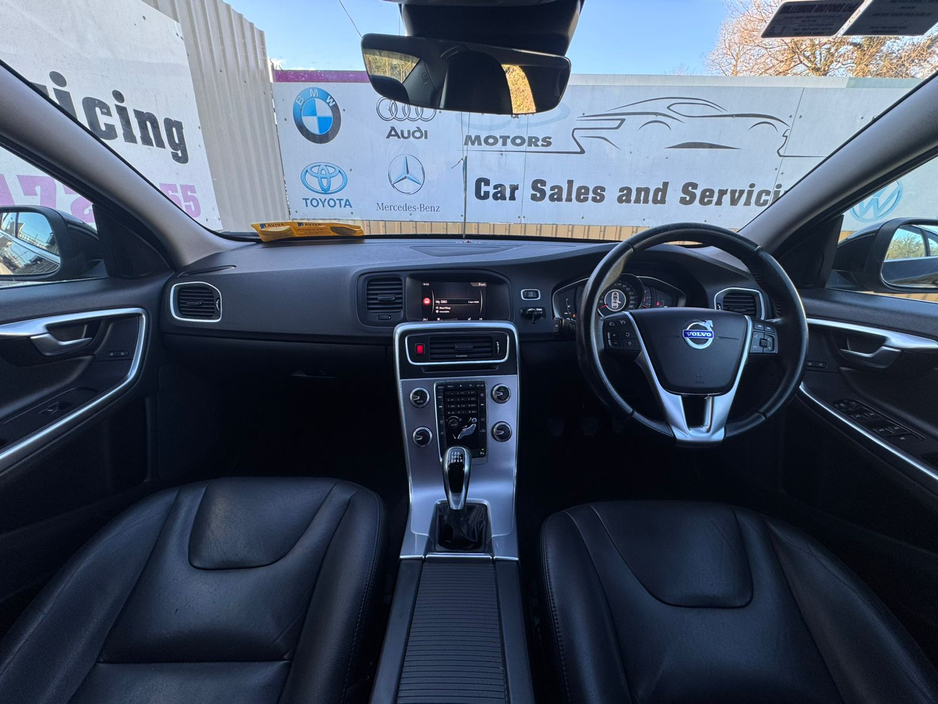 2017 Volvo S60 - image 7