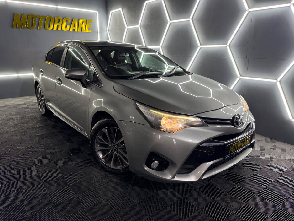 2015 Toyota Avensis - image 2