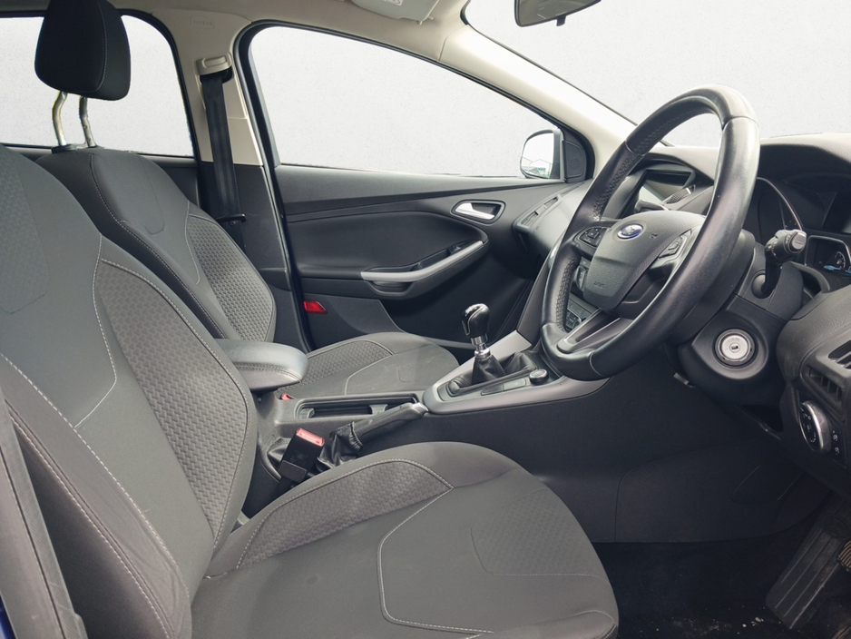 2018 Ford Focus - image 7