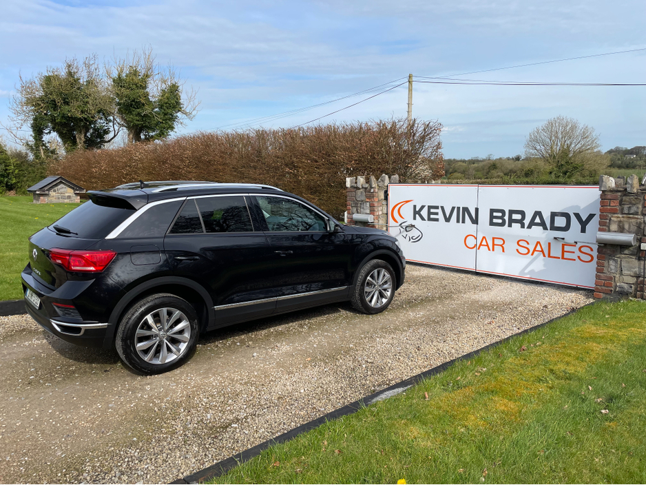 2021 Volkswagen T-Roc - image 9