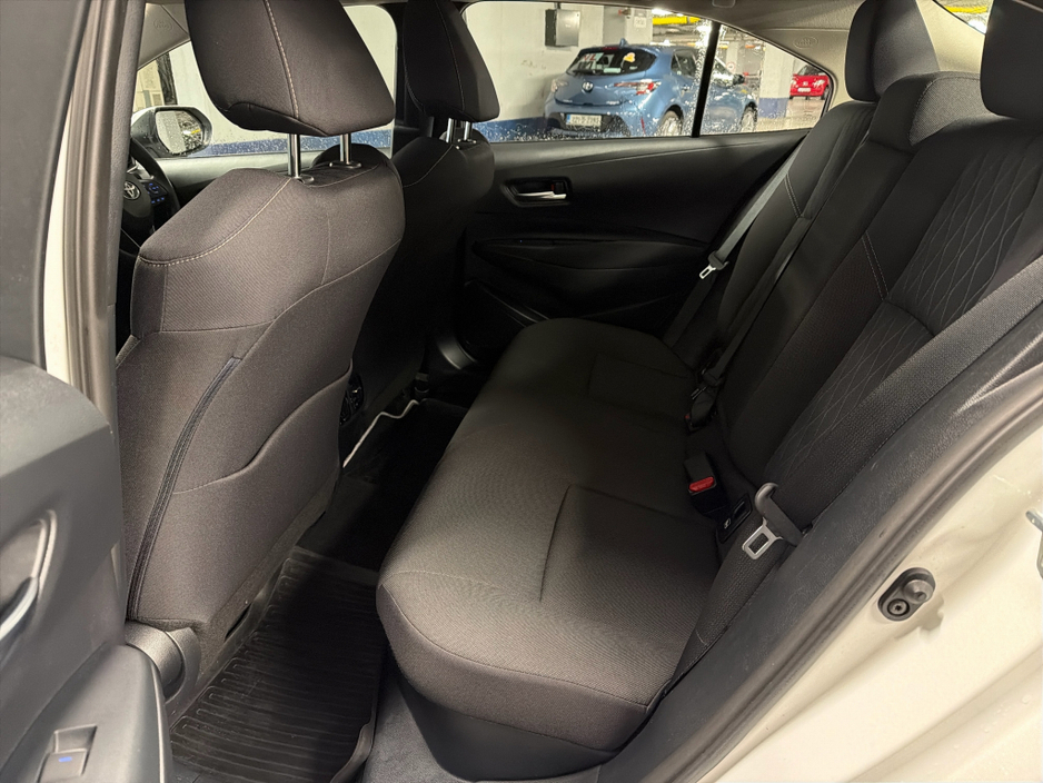 2023 Toyota Corolla HYBRID LUNA AUTO SALOON // TOYOTA SAFETY SENSE // REAR CAMERA // BLUETOOTH // AIR CON // TOYOTA WARRANTY €27,945