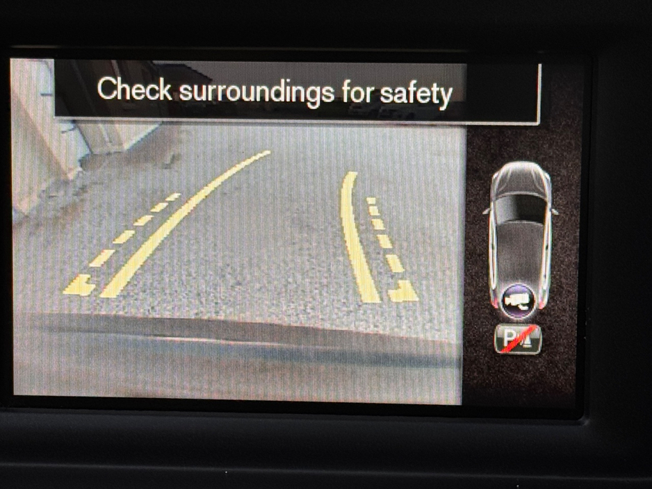 2016 Volvo V40 - image 13