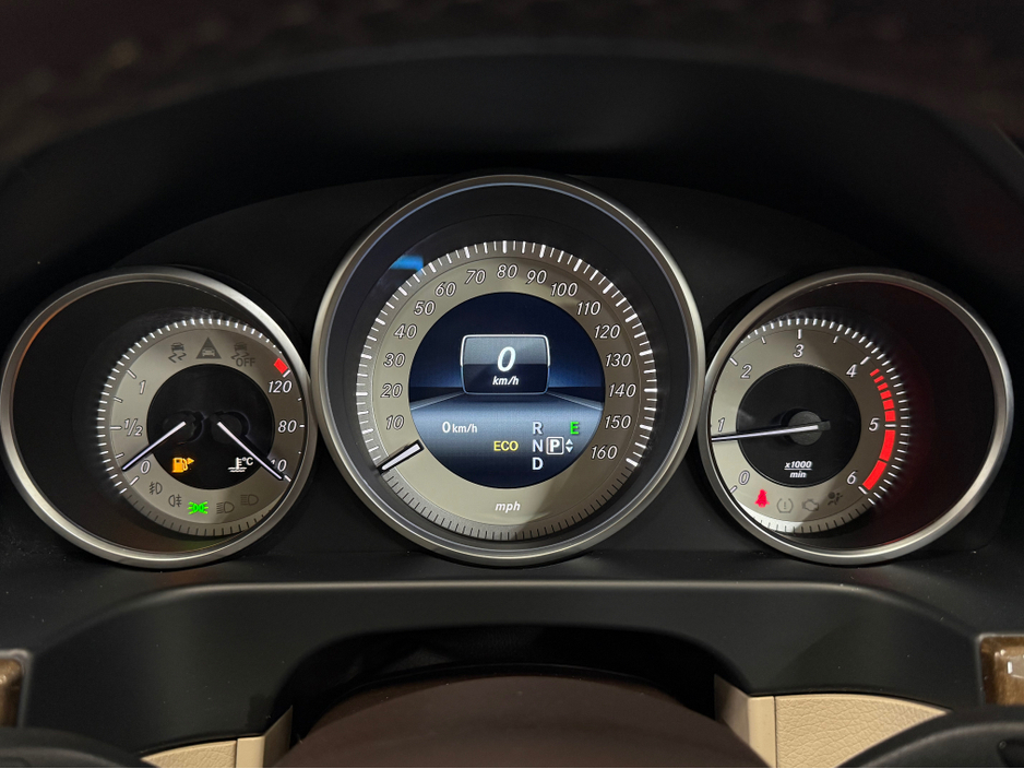 2015 Mercedes-Benz E Class - image 10