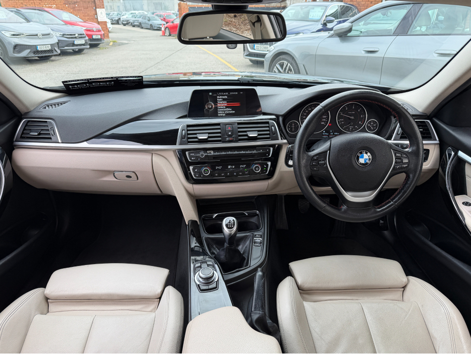 2017 BMW 3 Series - image 25