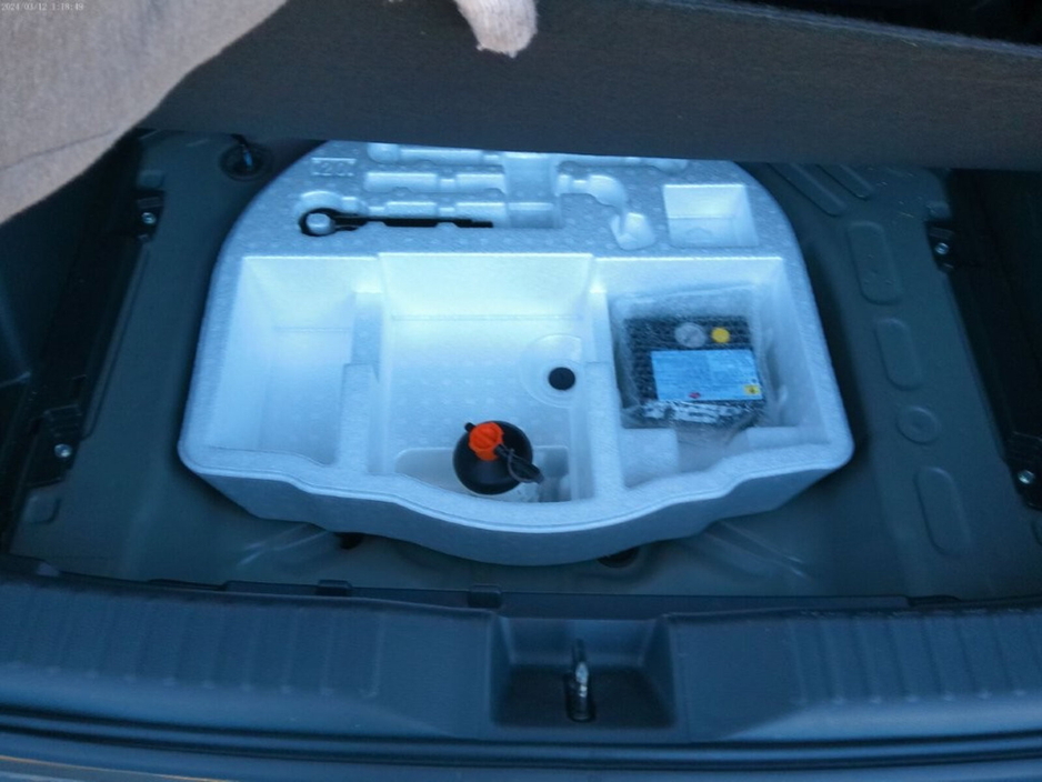 2020 Toyota Yaris Cross - image 16