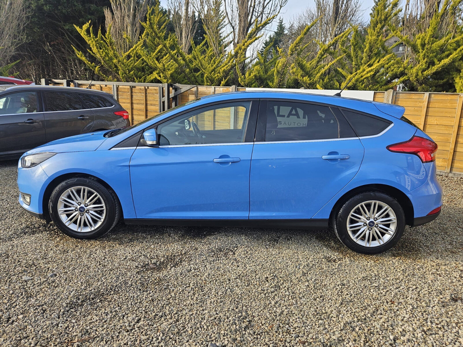 2017 Ford Focus - image 6