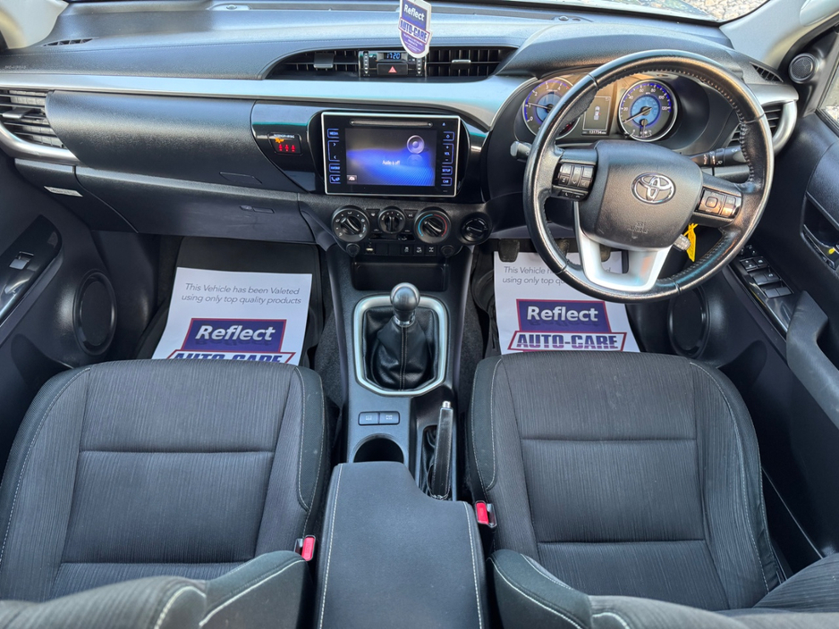 2017 Toyota Hilux - image 14