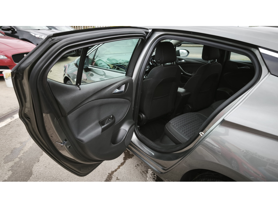 2019 Opel Astra - image 16