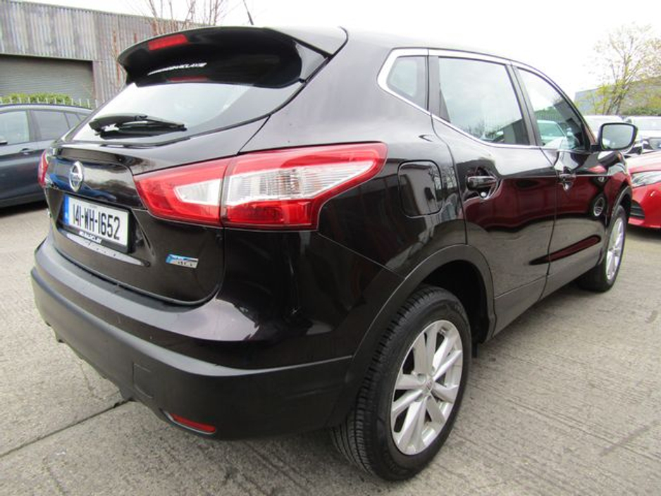 2014 Nissan Qashqai - image 8