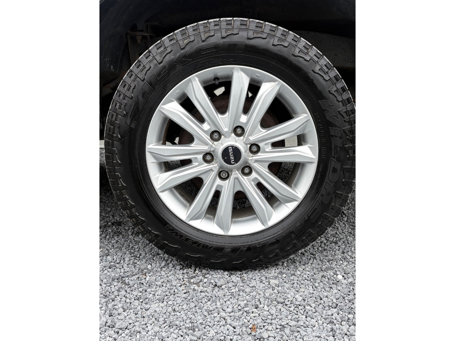 2020 Isuzu D-MAX - image 16