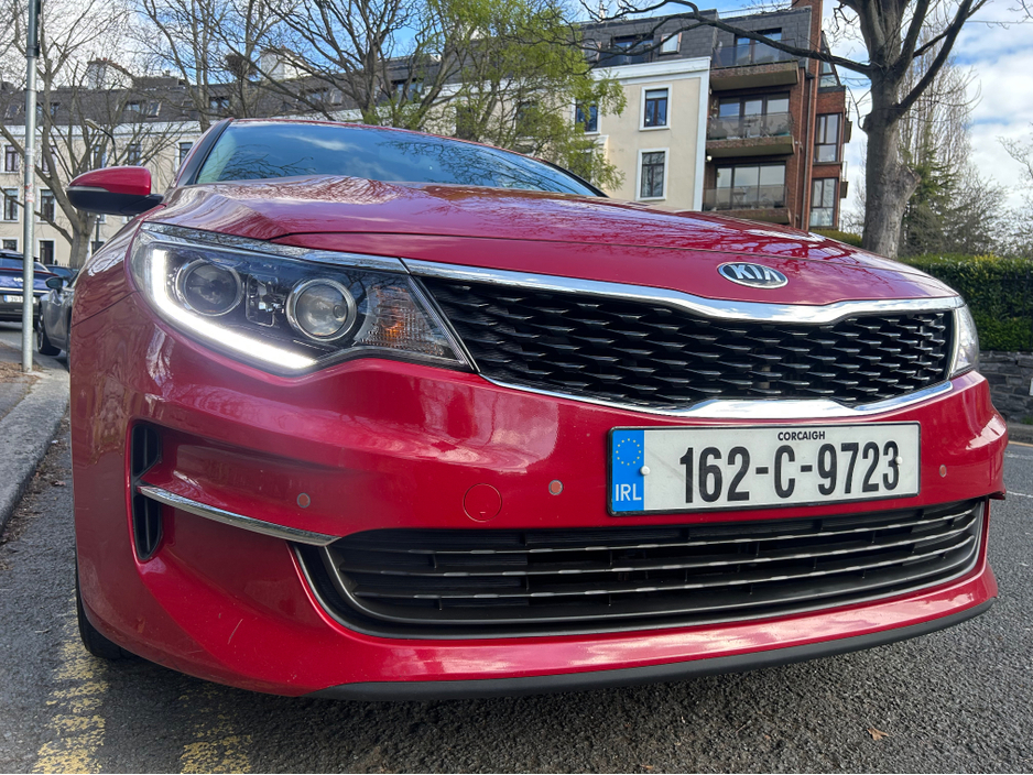 2016 Kia Optima - image 3