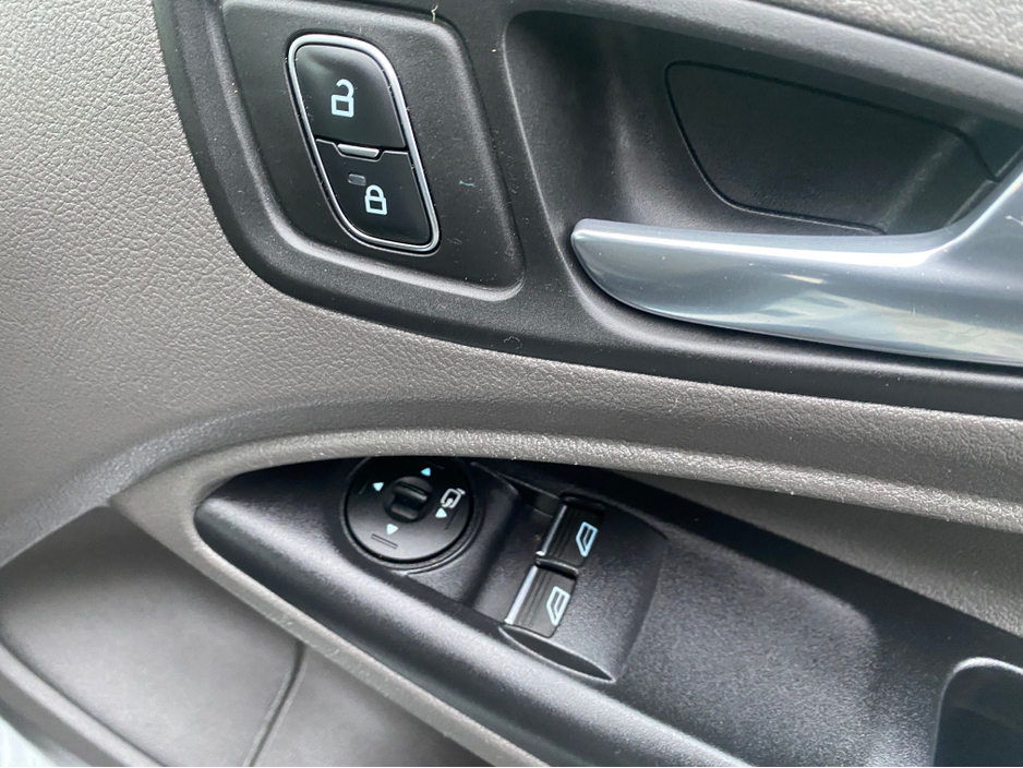 2022 Ford Transit Connect LWB LIMITED EDITION 1.5 TD 120 M M6 3DR €15,443