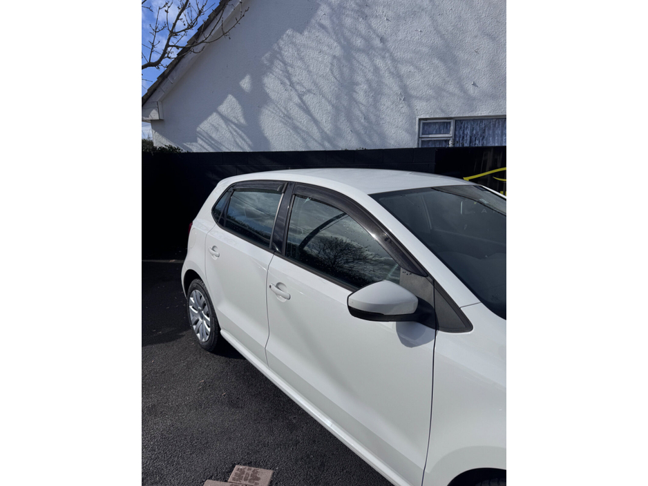 2011 Volkswagen Polo - image 5