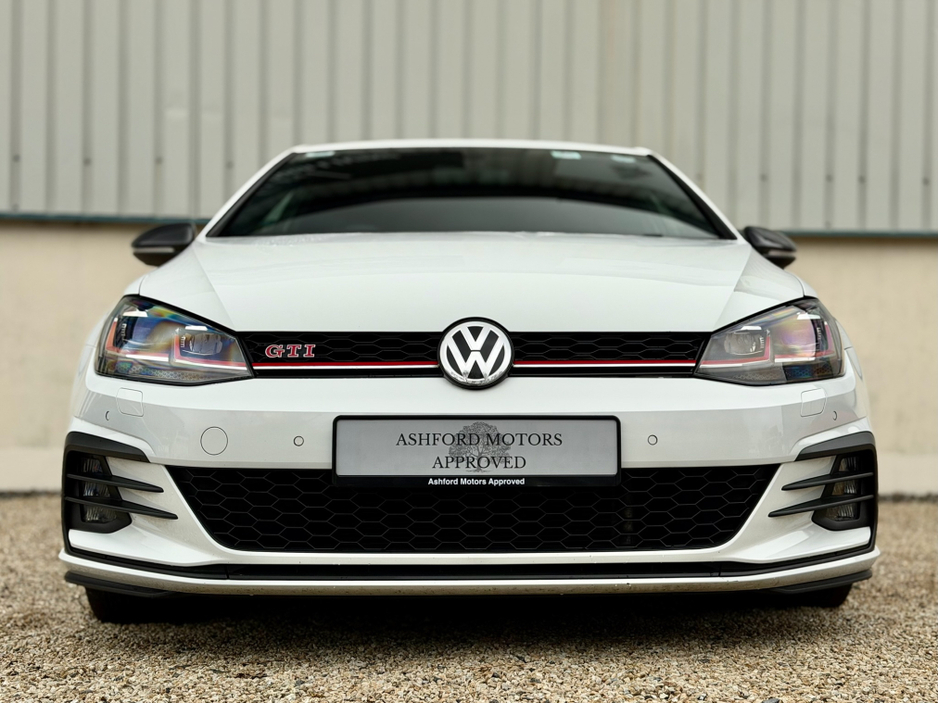 2018 Volkswagen Golf - image 2