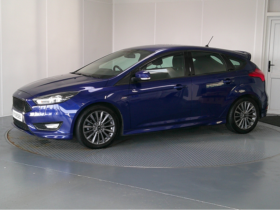 2018 Ford Focus - image 3