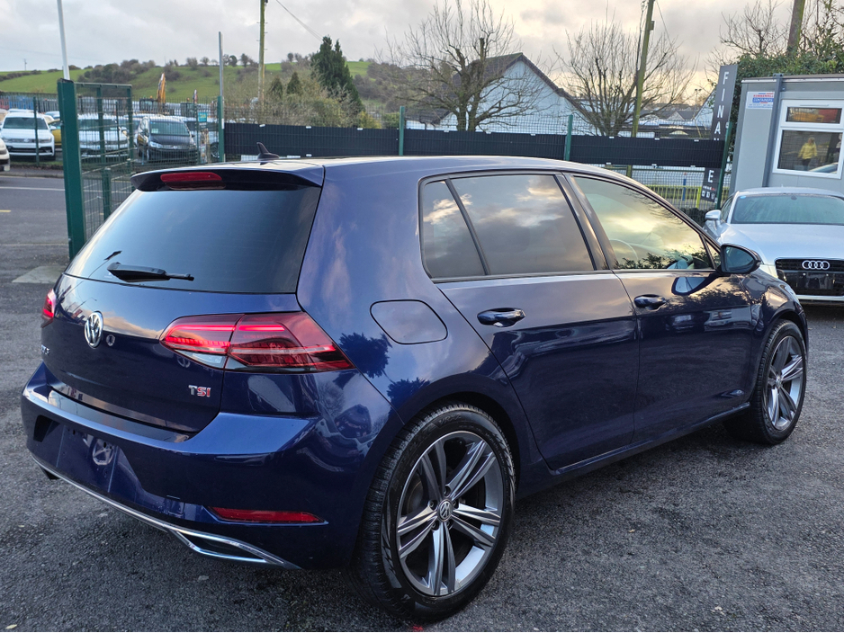 2017 Volkswagen Golf ( 172 REG LEATHER FULL LEATHER SEATS ELECTRIC MEMORY SEATS NAVI VIRTUAL CLOCKS ANDROID AUTO CARPLAY BLIND SPOT REAR TRAFFIC ASSIST ROAD SIGN RECOGNIZING LANE ASSIST LOW TAX BAND €17,500