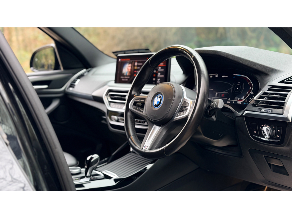 2022 BMW X3 - image 3