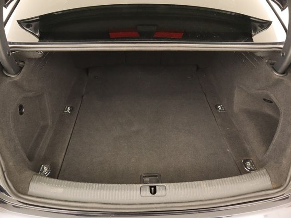 2017 Audi A4 - image 14