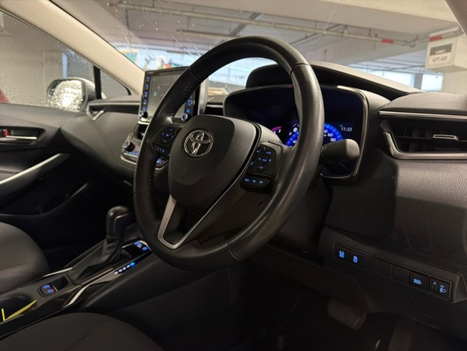 2023 Toyota Corolla HYBRID LUNA AUTO SALOON // TOYOTA SAFETY SENSE // REAR CAMERA // BLUETOOTH // AIR CON // TOYOTA WARRANTY €26,945