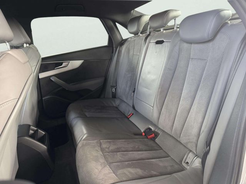 2016 Audi A4 - image 8