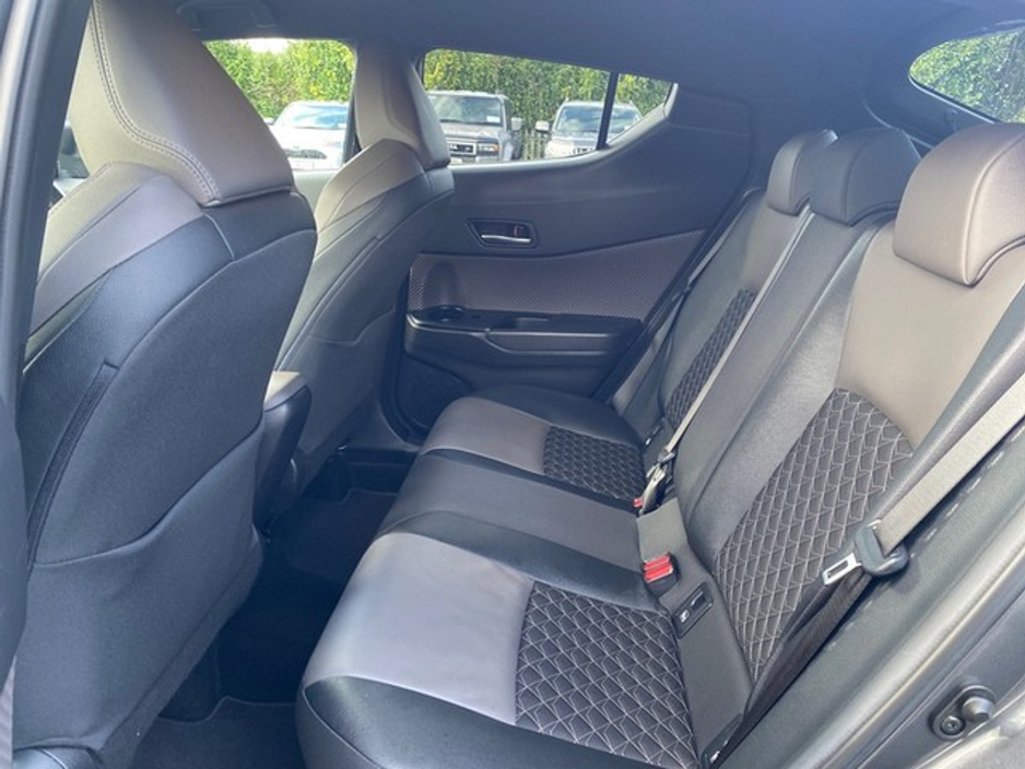 2022 Toyota C-HR - image 7