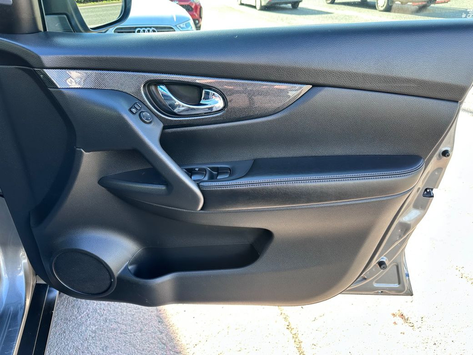 2017 Nissan X-Trail - image 12