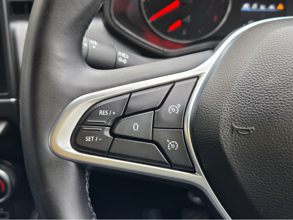 2023 Renault Clio - image 14