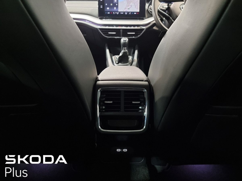 2023 Skoda Octavia - image 23