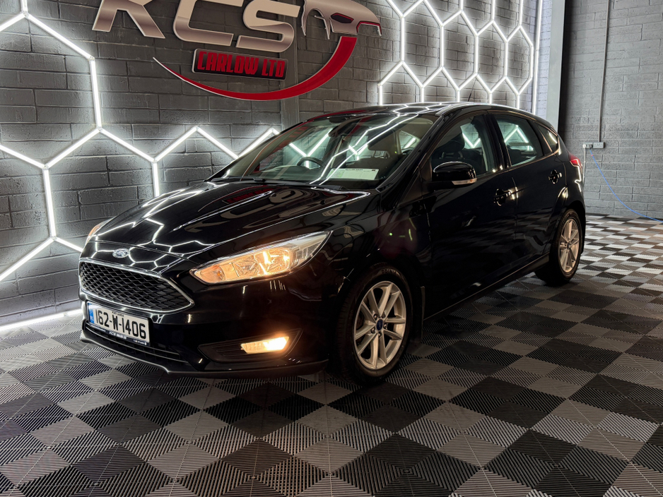 2016 Ford Focus - image 4