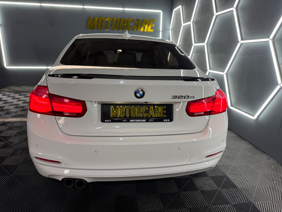 2016 BMW 3 Series - image 12