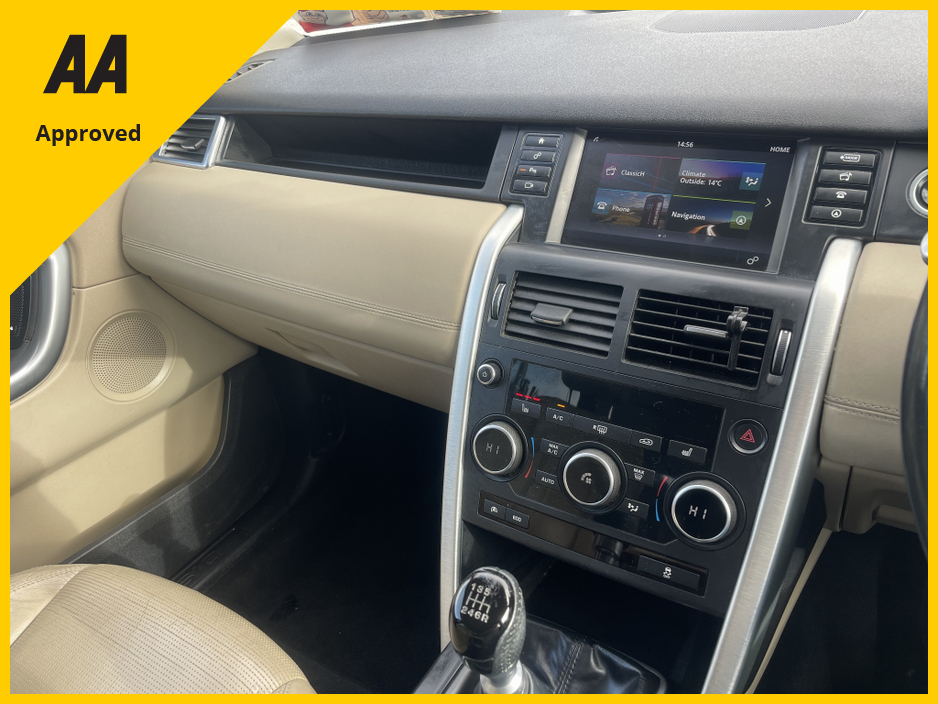 2017 Land Rover Discovery Sport - image 2