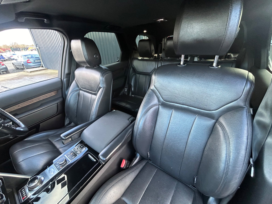 2019 Land Rover Discovery - image 13