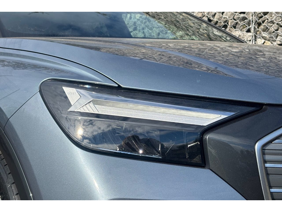 2023 Audi Q4 e-tron E-TRON S LINE 40 €32,137