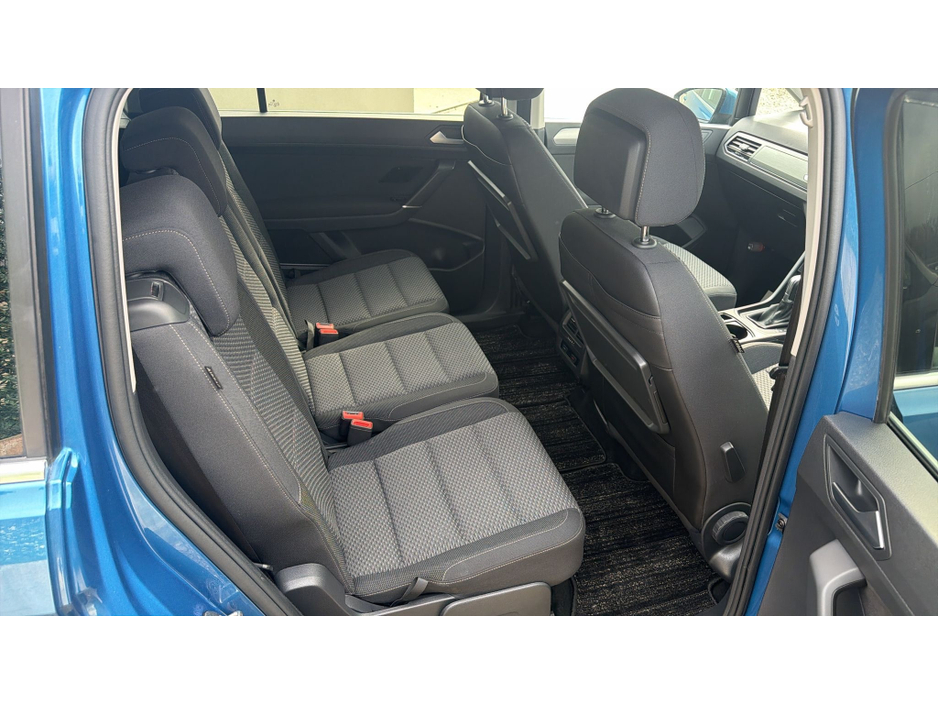 2019 Volkswagen Touran - image 8