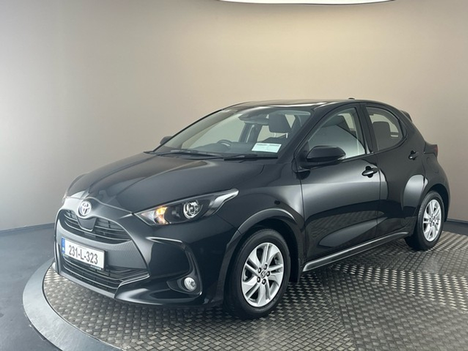 2023 Toyota Yaris HYBRID LUNA €24,450