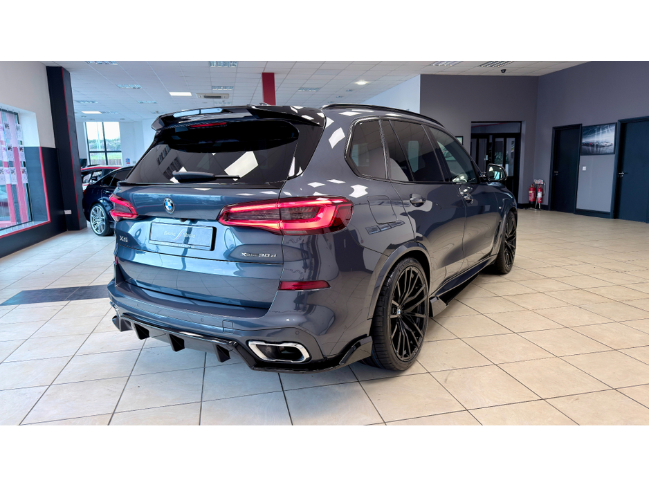 2019 BMW X5 - image 25