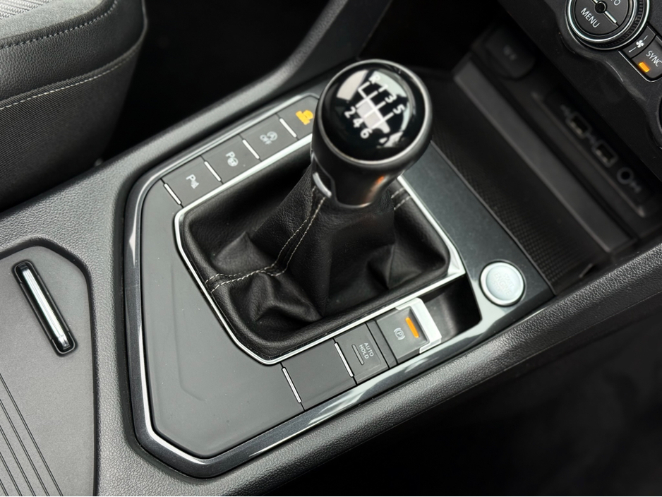 2019 Volkswagen Tiguan R-LINE 2.0 TDI MANUAL 6SPEED FWD 150HP 5DR €29,950