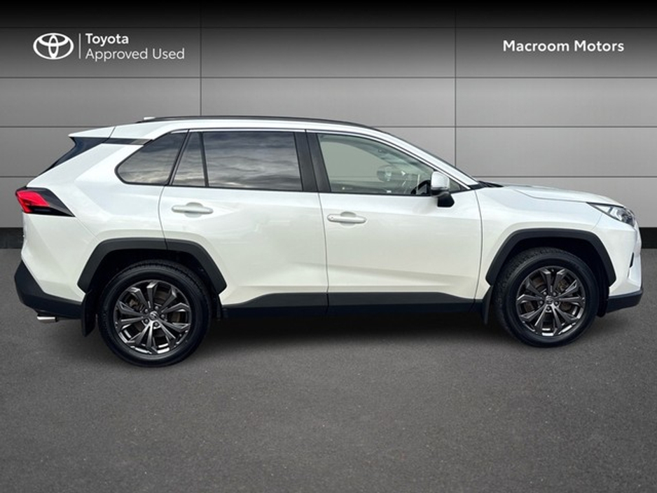 2022 Toyota Rav4 - image 3