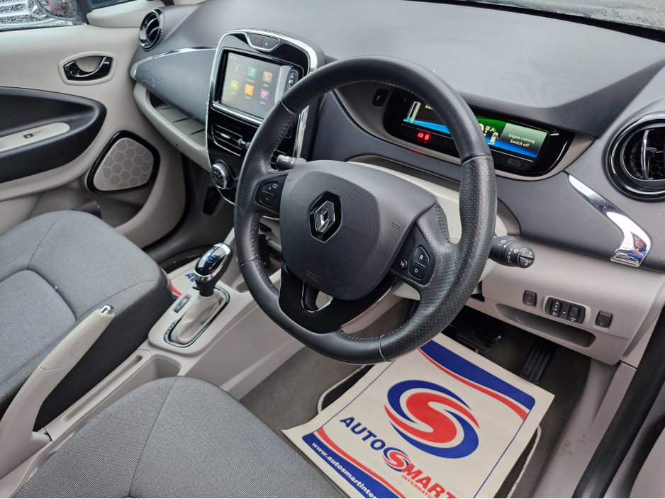 2015 Renault Zoe DYNAMIQUE INTENSE AUTOMATIC FULLY ELECTRIC NCT 02/27 *80KM RANGE* 2 KEYS/ SAT NAV/ TOUCH SCREEN MEDIA/ BLUETOOTH/ USB/ REVERSE CAMERA/ MULTI FUNCTION STEERING WHEEL/ HISTORY CHECKED €3,900