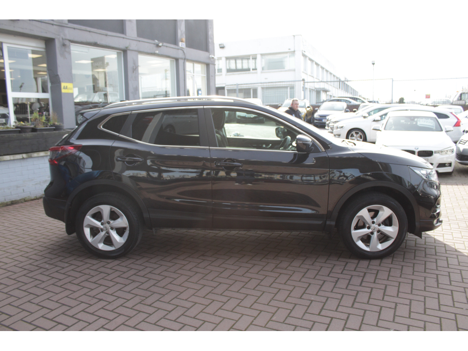 2019 Nissan Qashqai - image 3