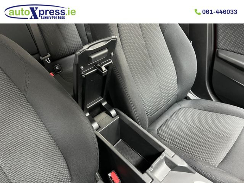 2020 BMW 1 Series - image 33