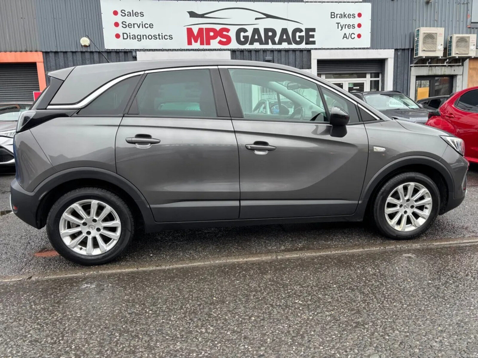 2022 Opel Crossland X - image 23