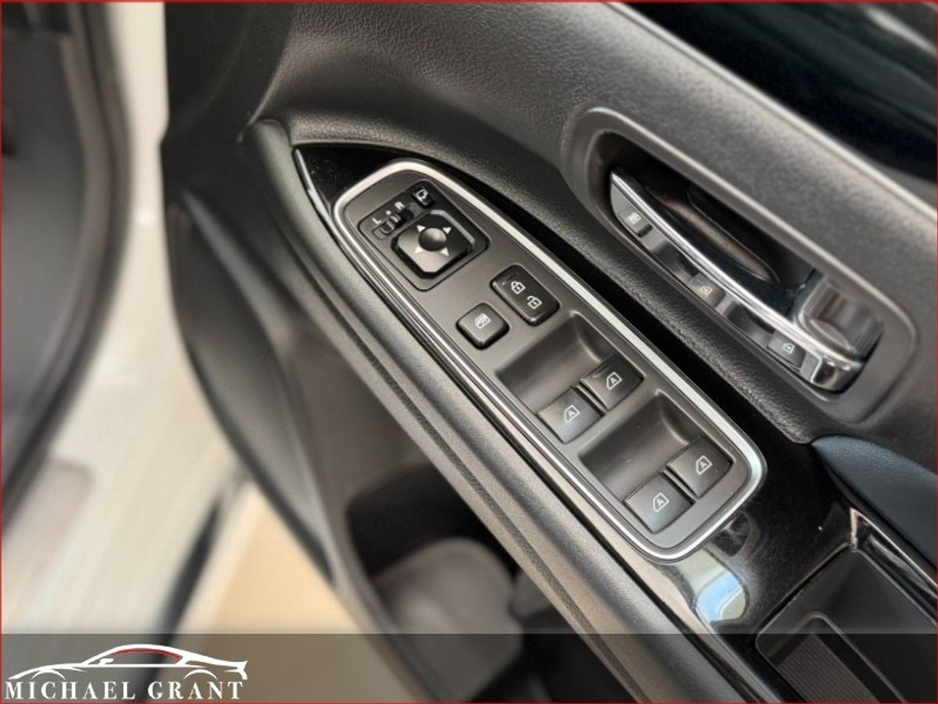 2018 Mitsubishi Outlander - image 30
