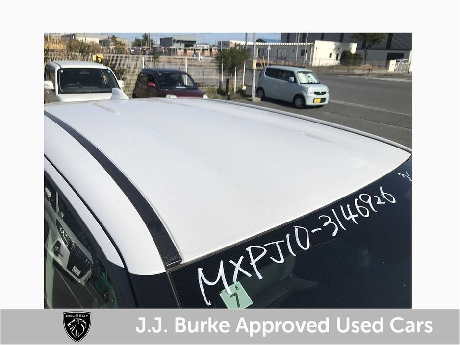 2024 Toyota Yaris - image 19