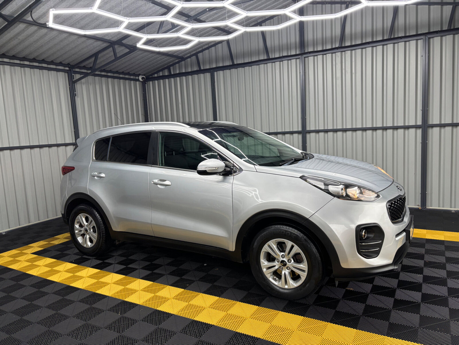 2018 Kia Sportage - image 2