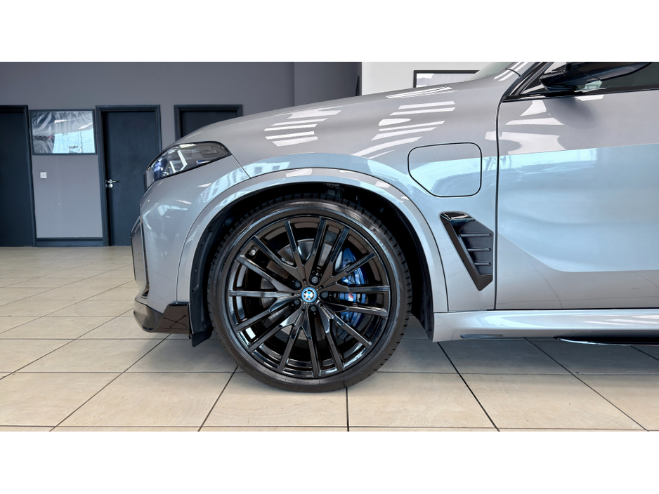 2024 BMW X5 - image 14