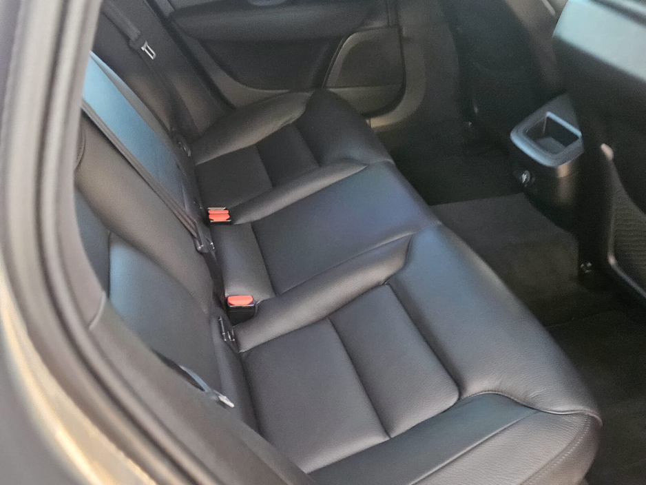 2019 Volvo S90 - image 6