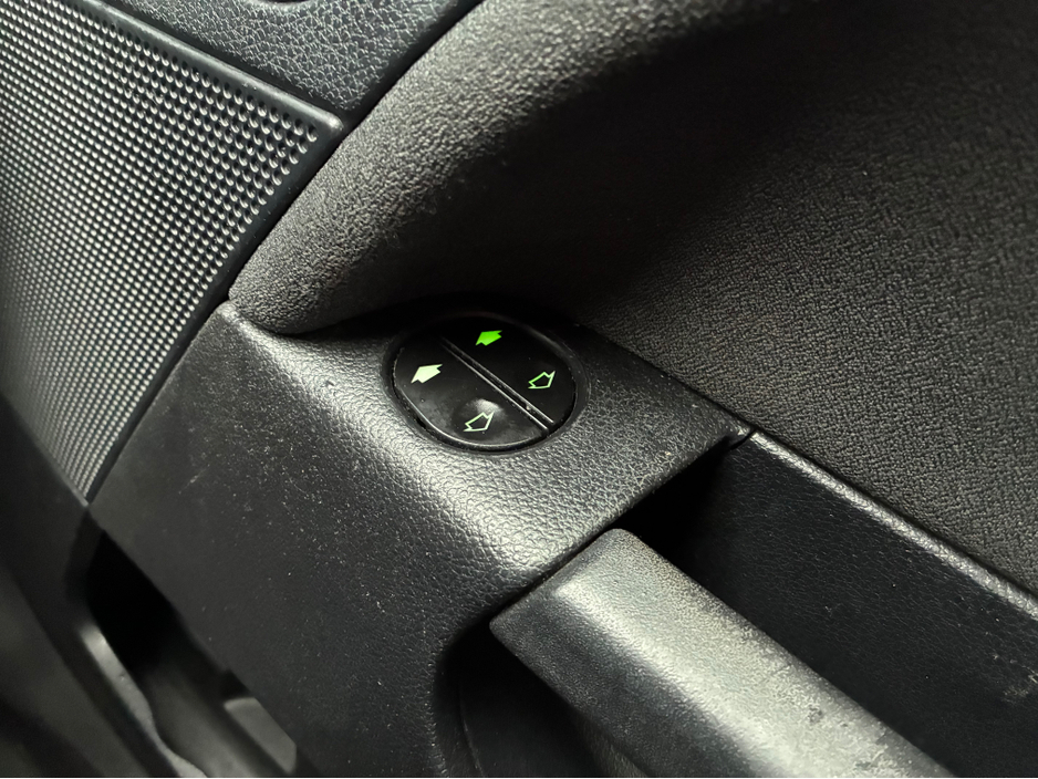 2006 Ford Fiesta GHIA 1.4 5DR AUTO €2,950